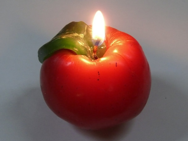 Apfelkerze mit Duft in rot, gelb oder grün